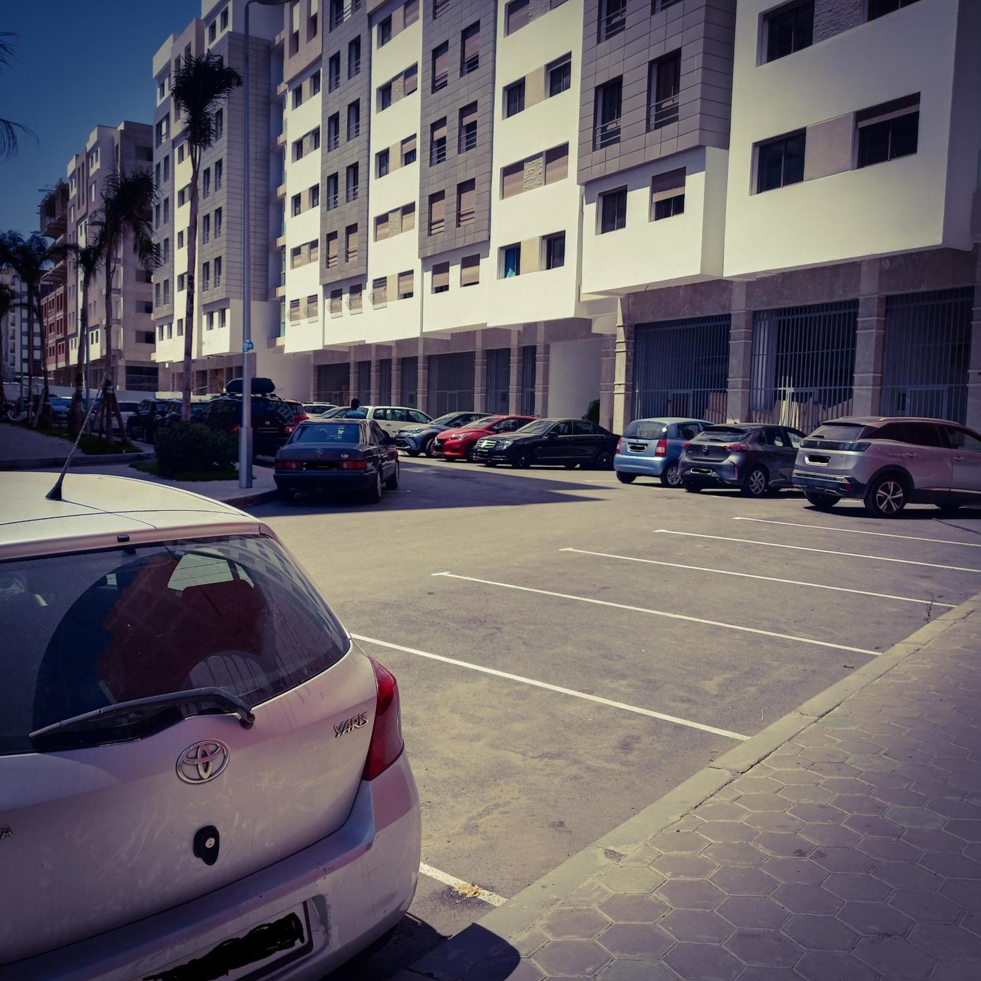 Super Apartement Totalement Neuf Et Climatise A Cote Du Centre Commercial Marjane M2 Tanger Exteriér fotografie
