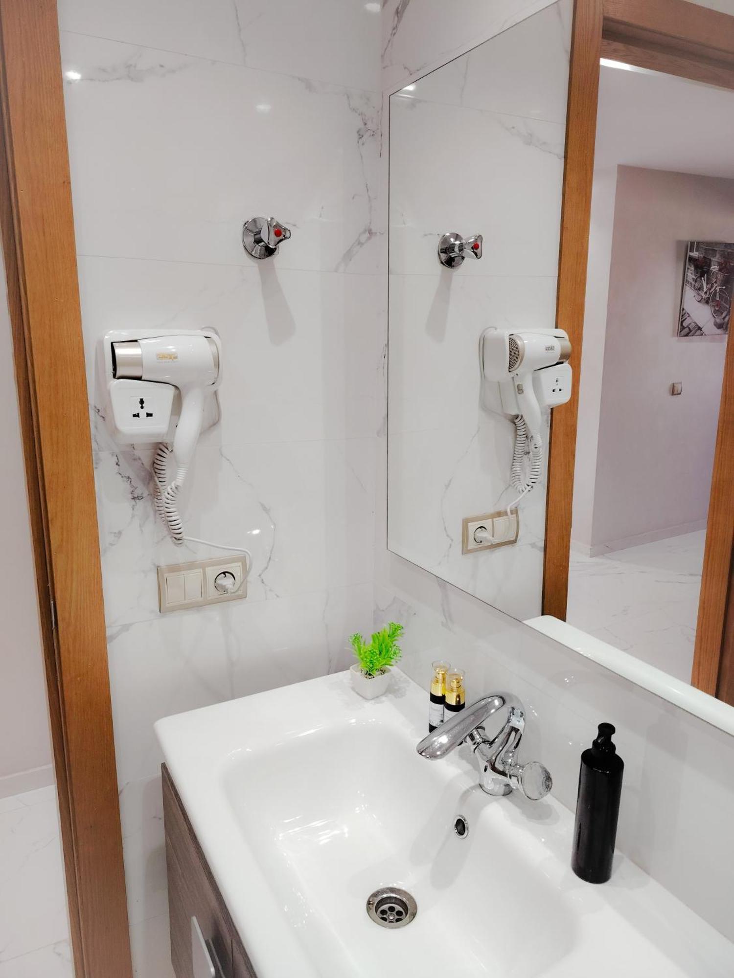 Super Apartement Totalement Neuf Et Climatise A Cote Du Centre Commercial Marjane M2 Tanger Exteriér fotografie
